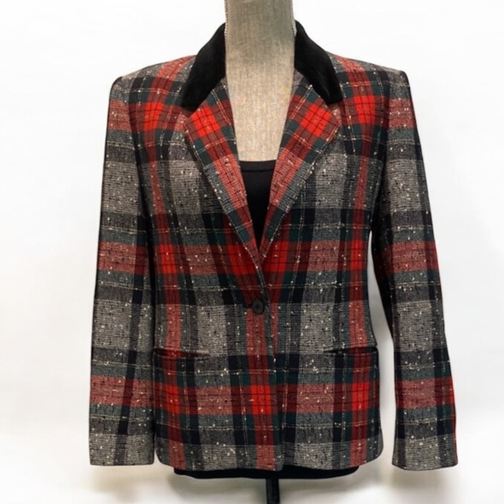 Jones New York Red and Black Tartan Blazer Size 6 Velvet collar